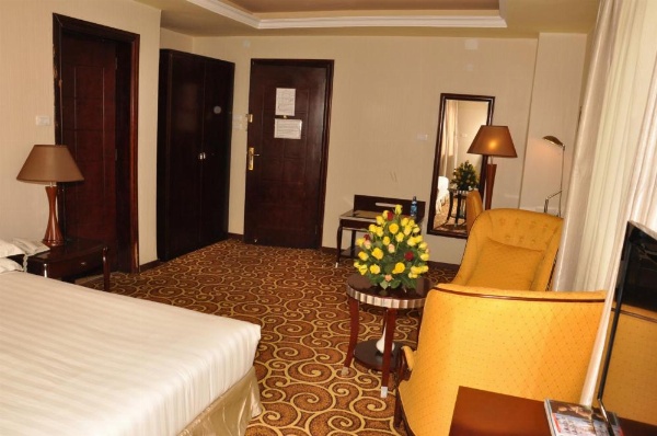 Ambassador Hotel image 17