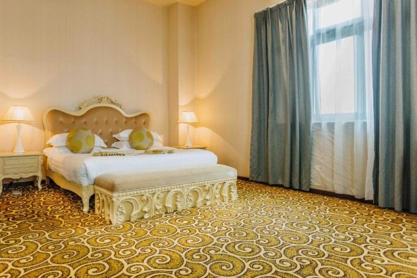 Ambassador Hotel image 9